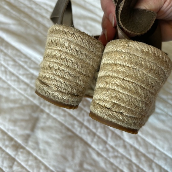 Eileen Fisher Willow Espadrille Wedge in Bronze. Size 7.5. - Picture 7 of 16